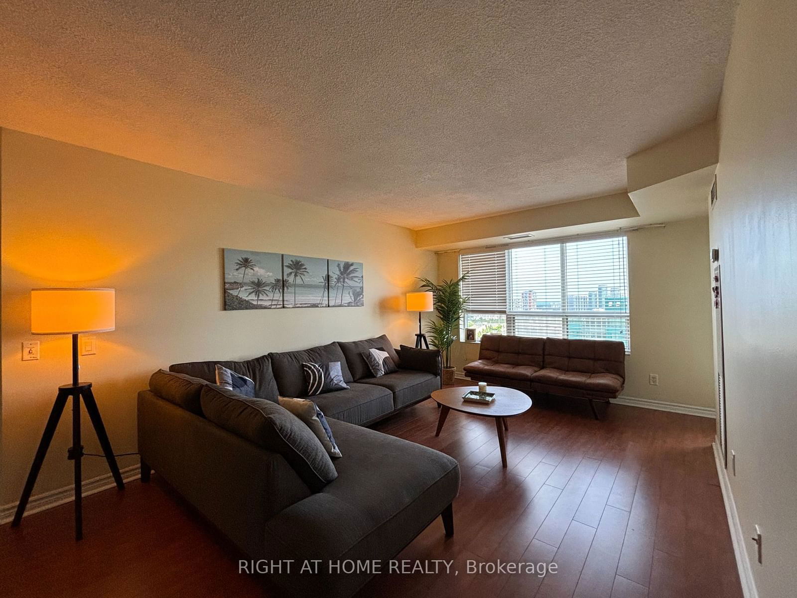 25 Kingsbridge Garden Circ, unit 1526 for sale - image #2