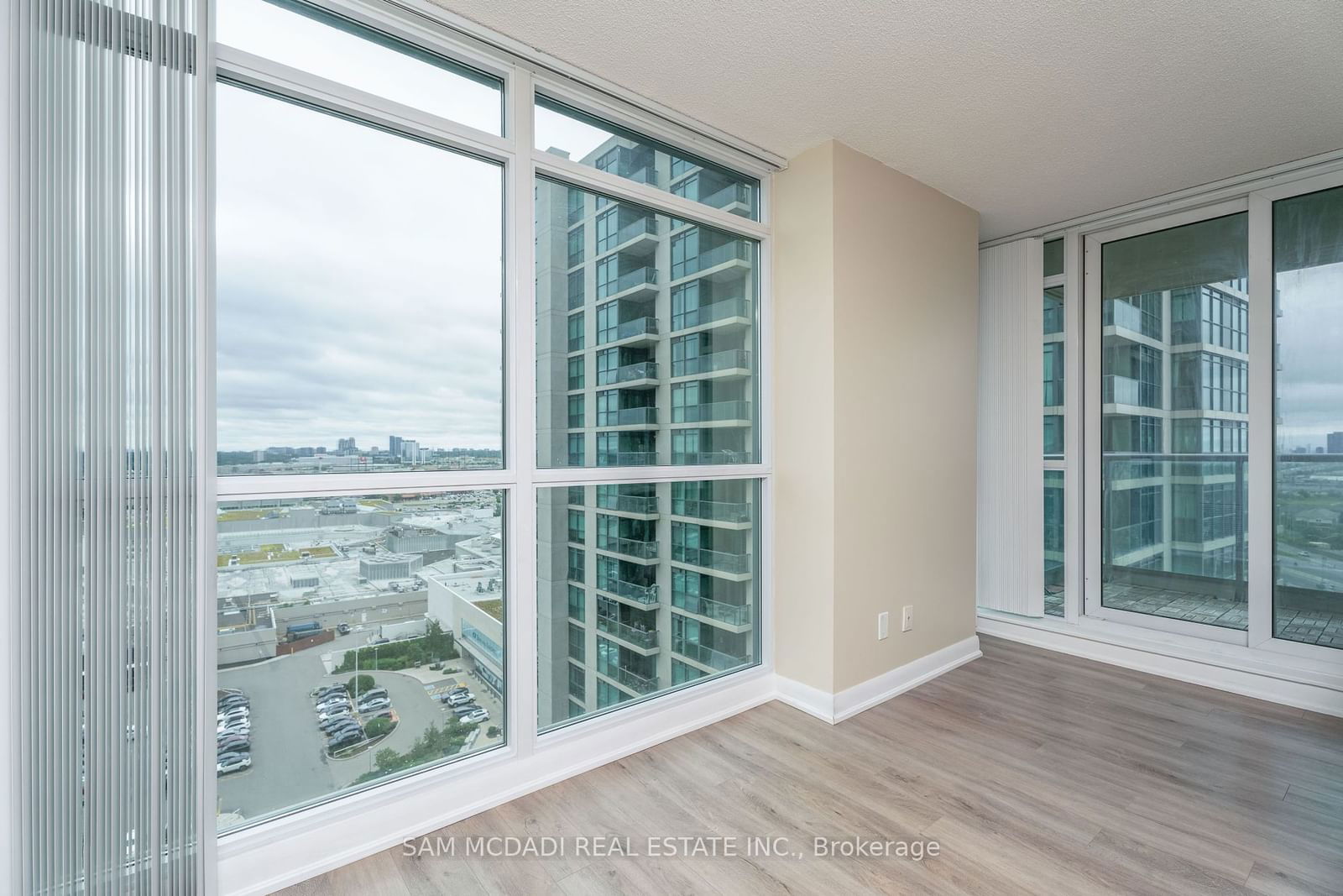 215 Sherway Gardens Rd, unit 1810 for rent