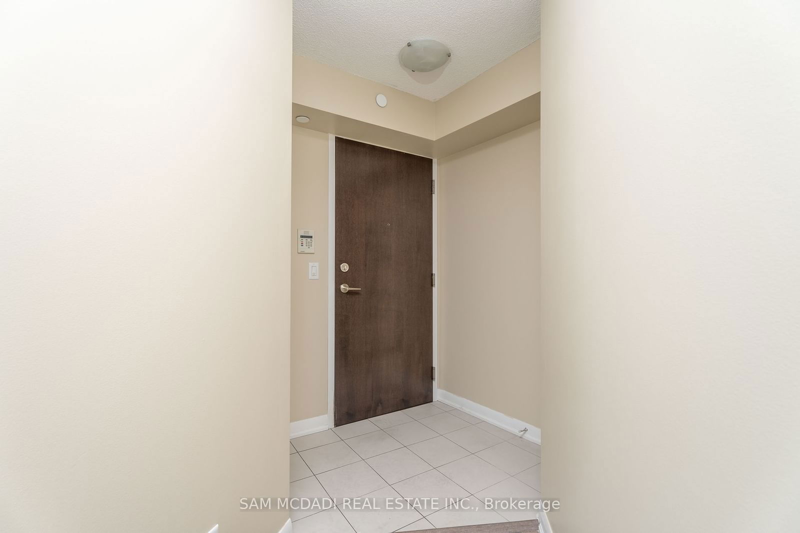 215 Sherway Gardens Rd, unit 1810 for rent