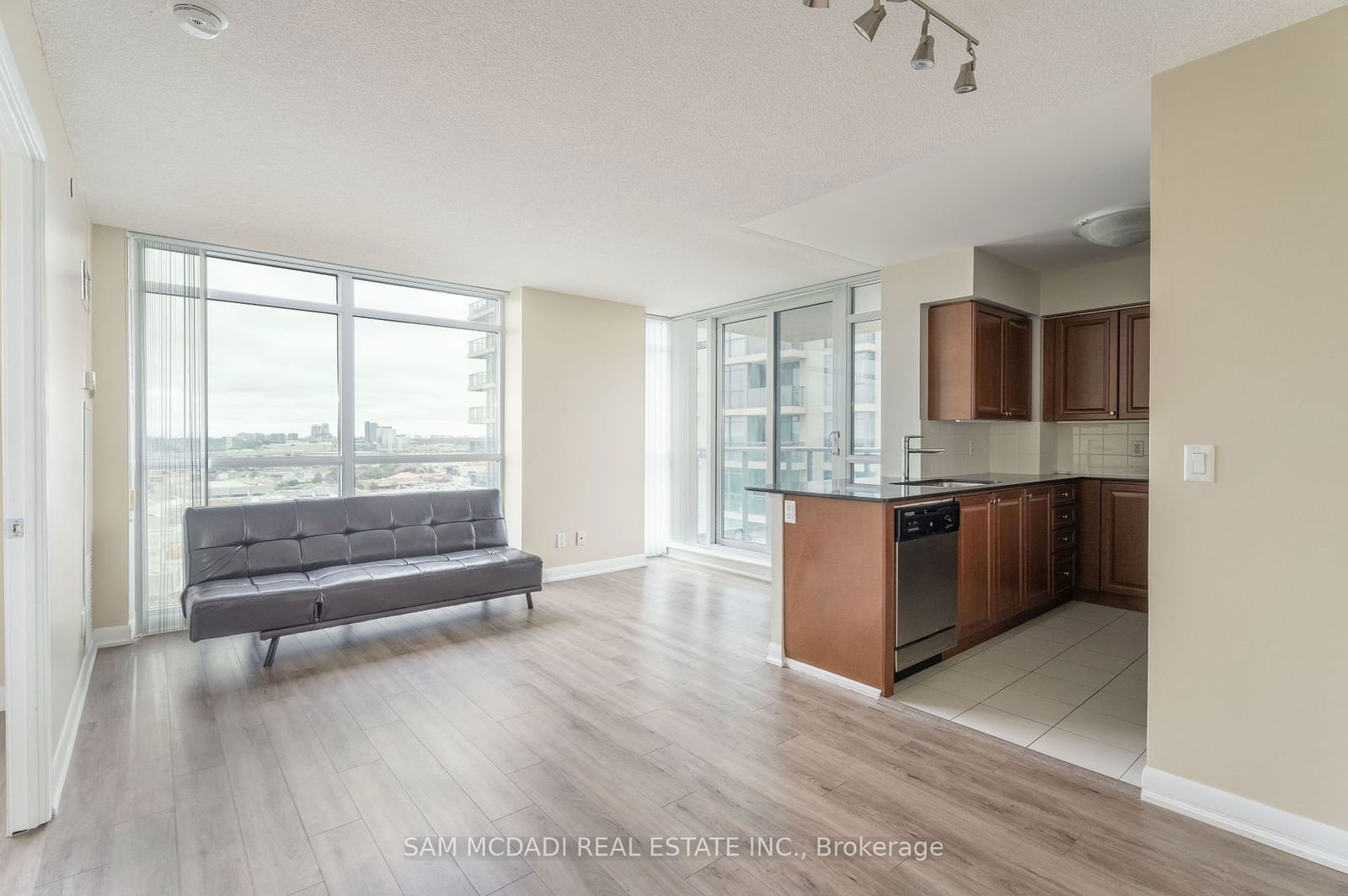 215 Sherway Gardens Rd, unit 1810 for rent - image #3