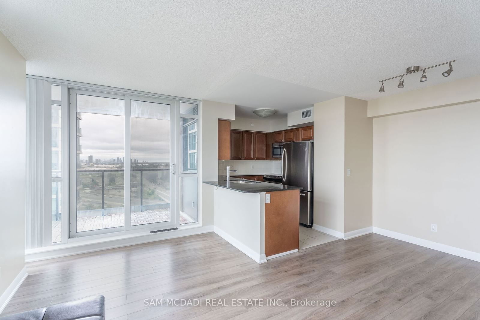 215 Sherway Gardens Rd, unit 1810 for rent - image #4