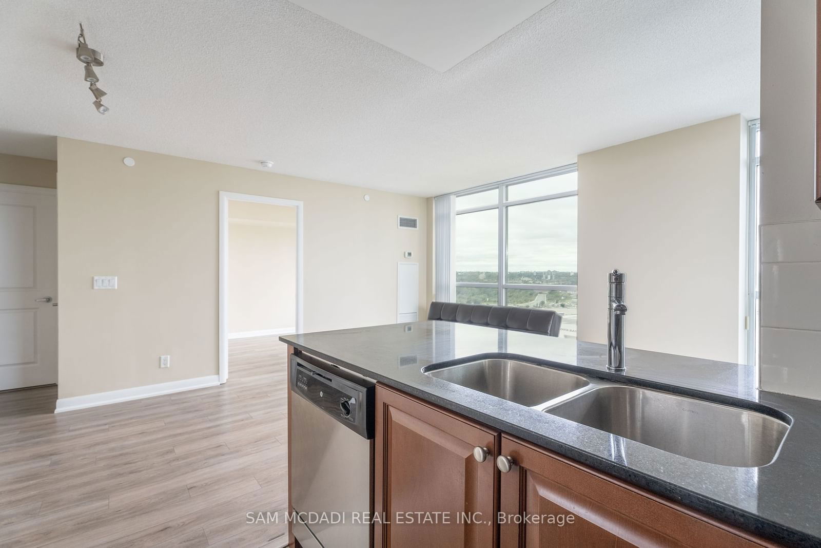 215 Sherway Gardens Rd, unit 1810 for rent - image #6