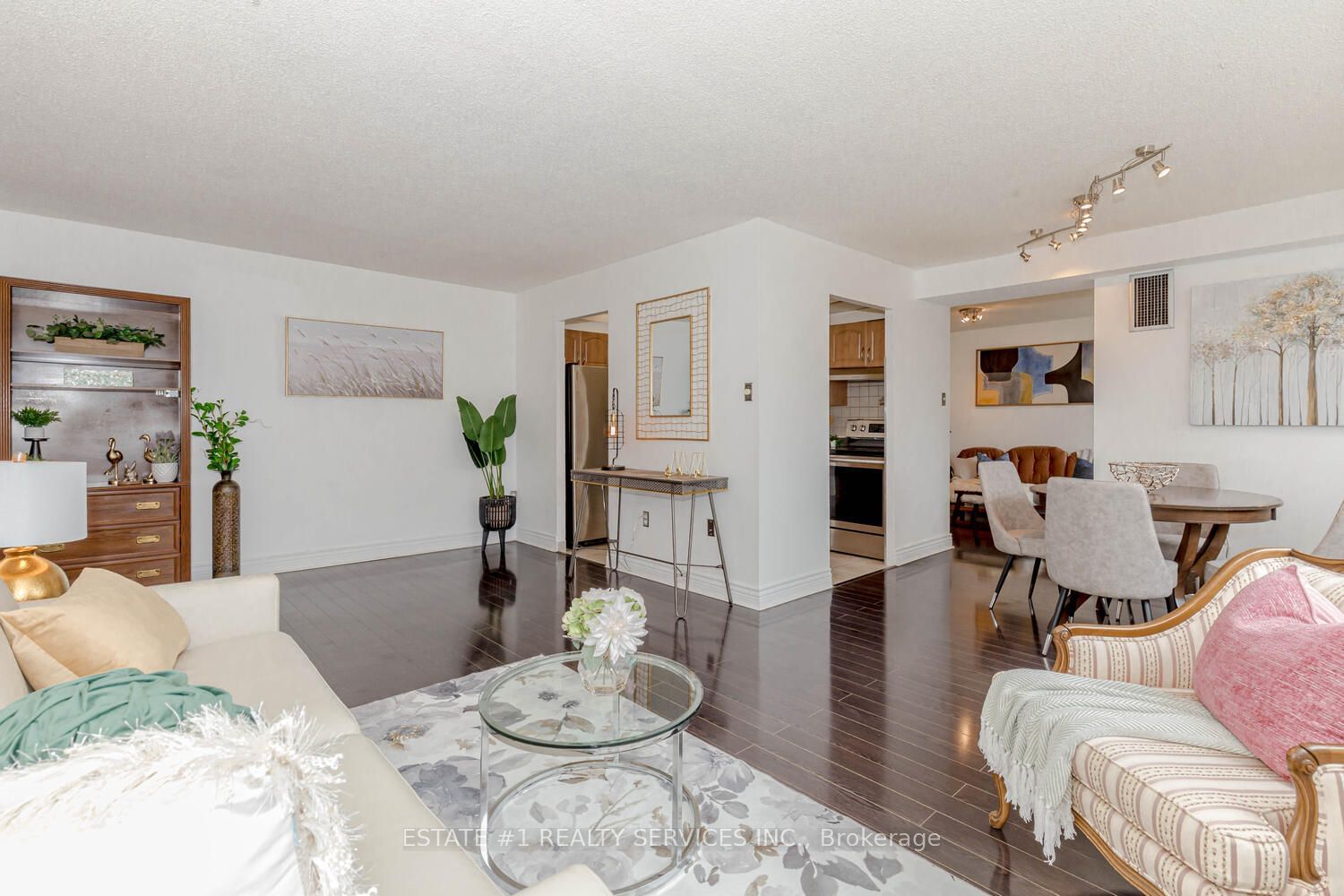 3590 Kaneff Cres, unit 802 for sale - image #14