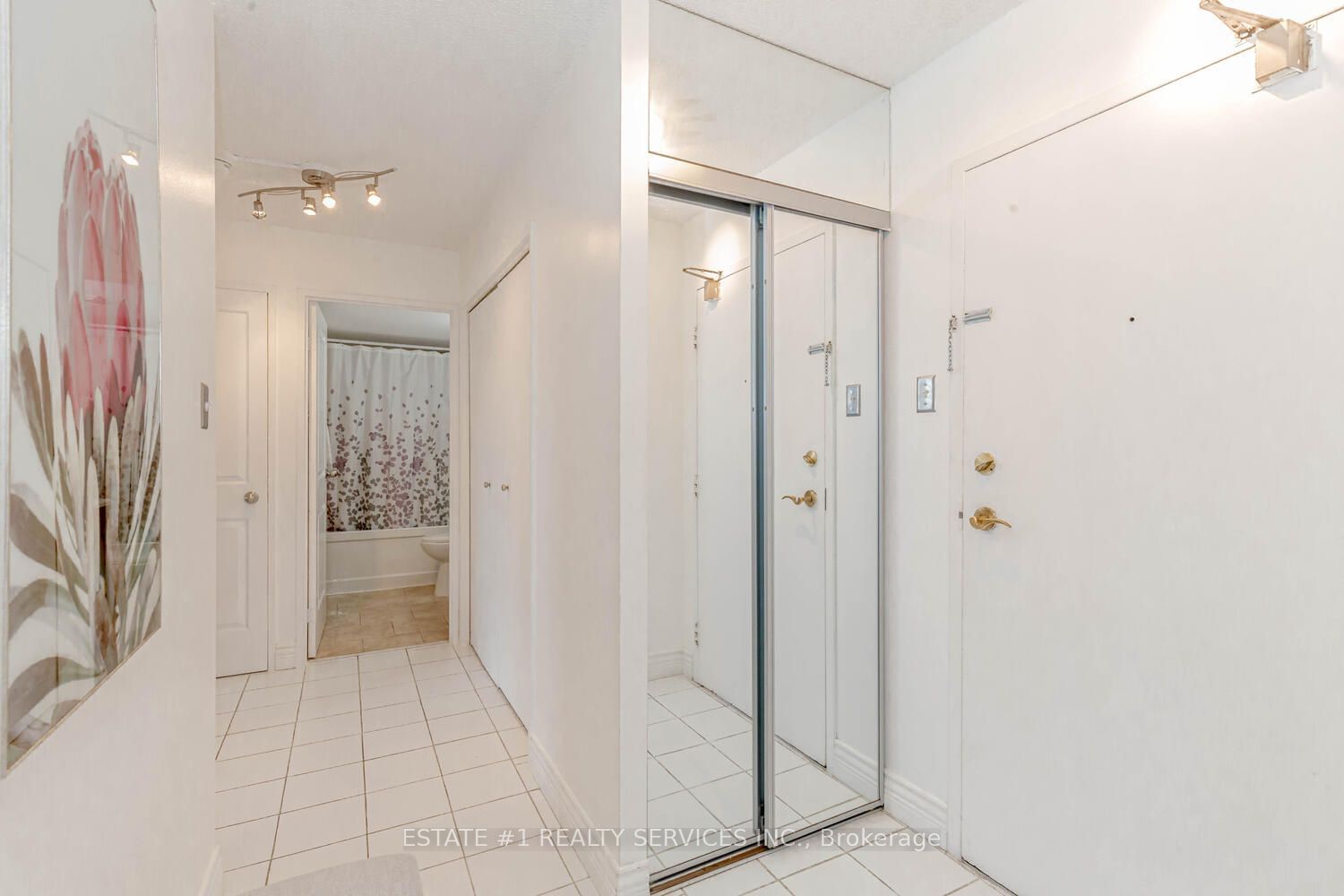 3590 Kaneff Cres, unit 802 for sale - image #24