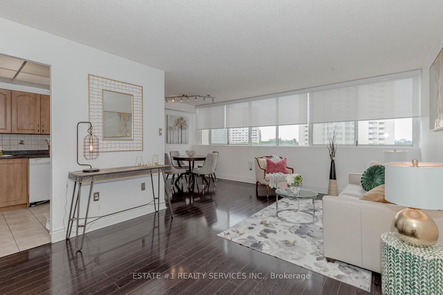 3590 Kaneff Cres, unit 802 for sale - image #8