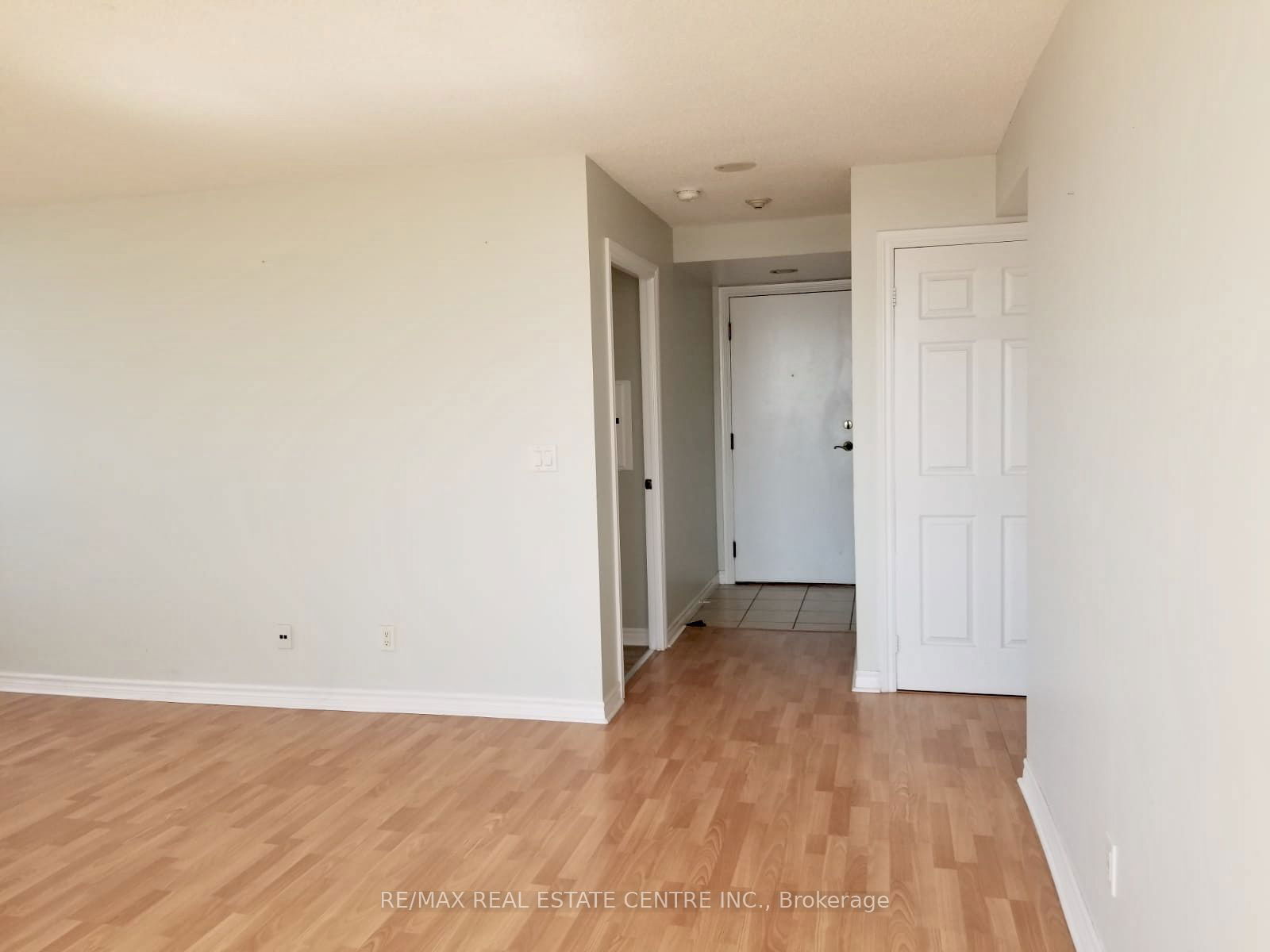 710 Humberwood Blvd, unit 712 for rent - image #4