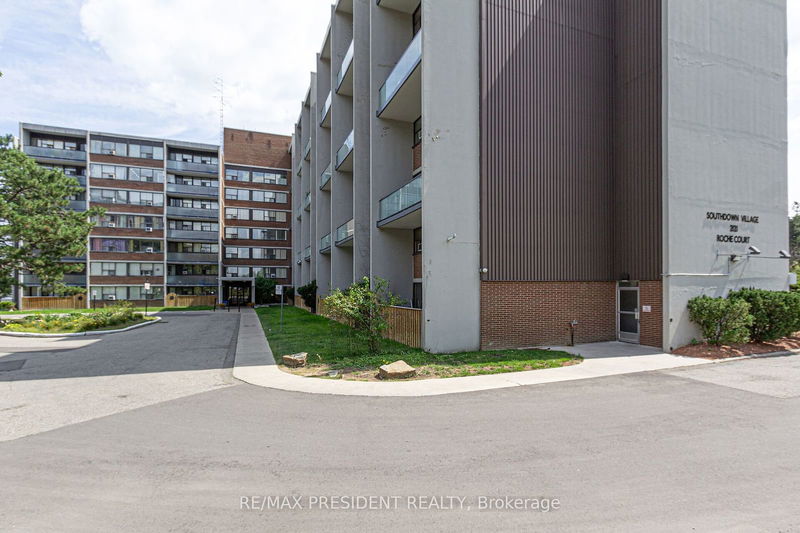 2121 Roche Crt, unit 505 for sale - image #1