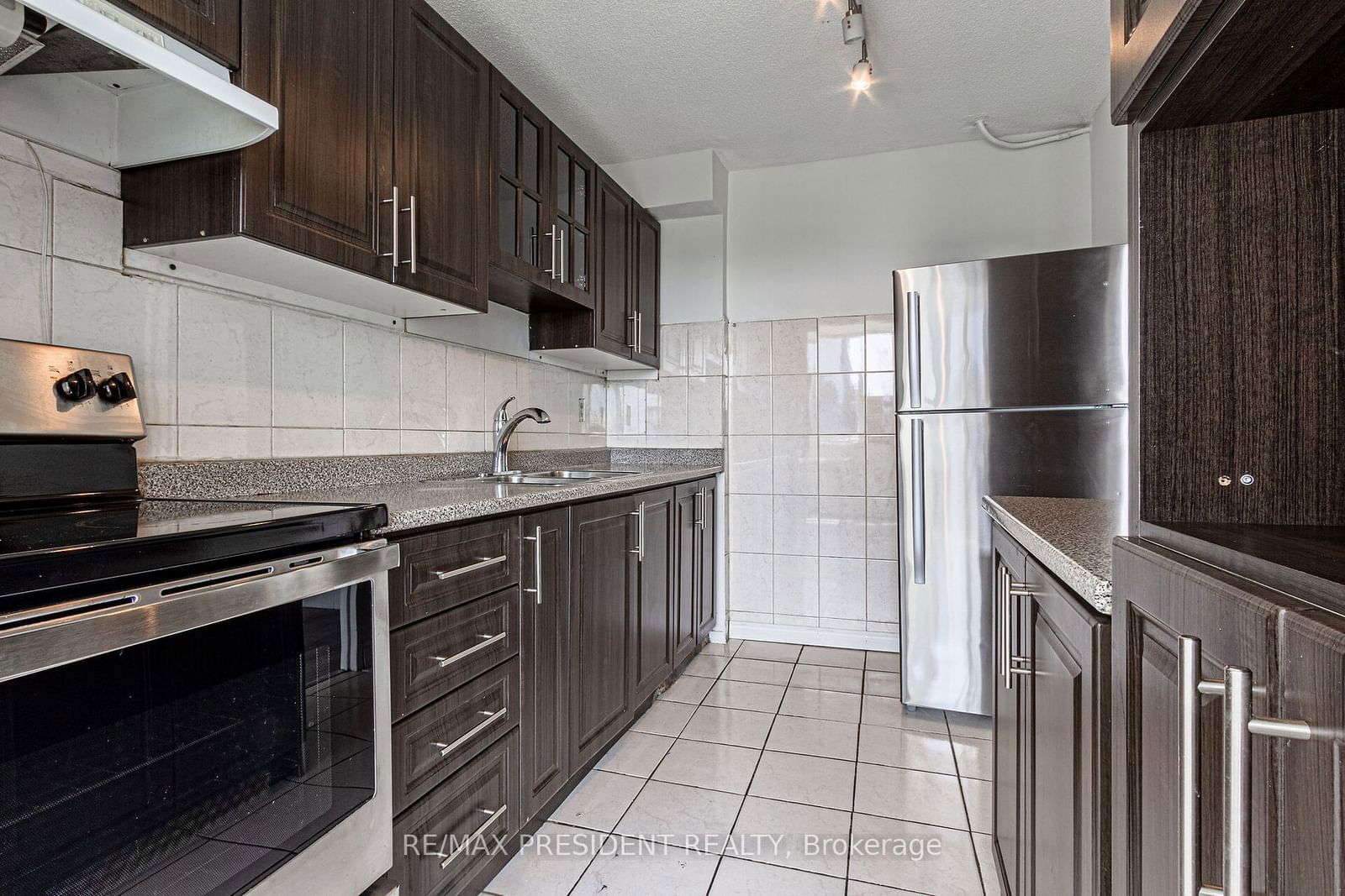 2121 Roche Crt, unit 505 for sale - image #12