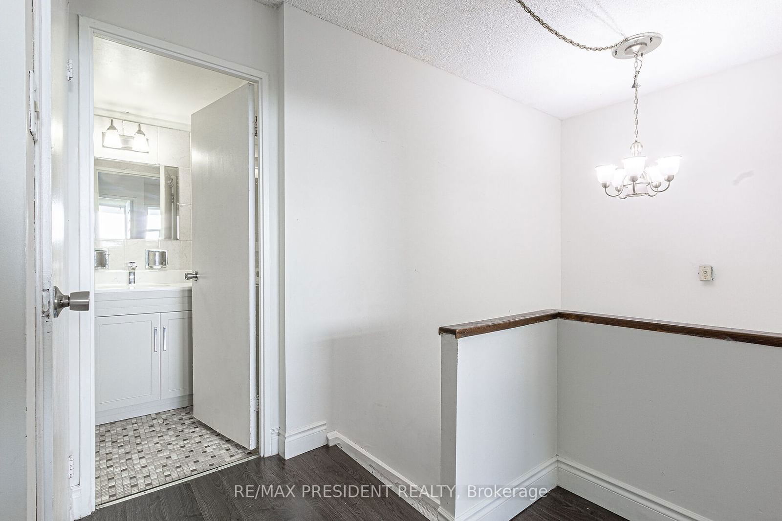 2121 Roche Crt, unit 505 for sale - image #14