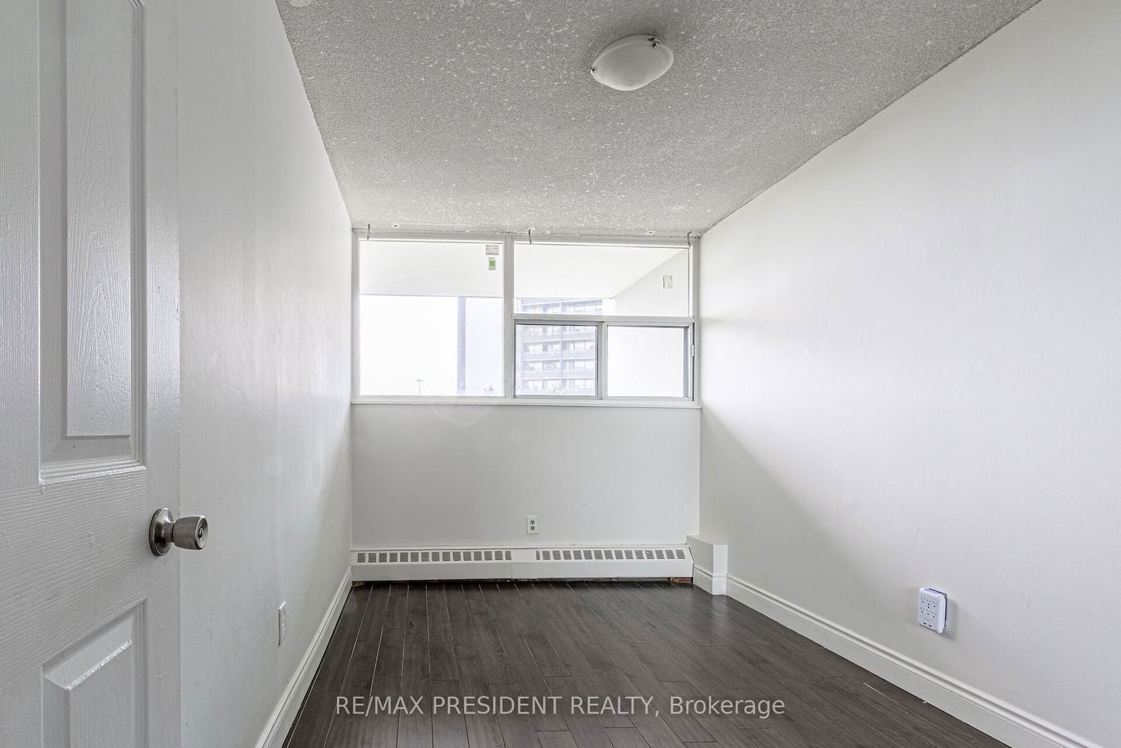 2121 Roche Crt, unit 505 for sale - image #22