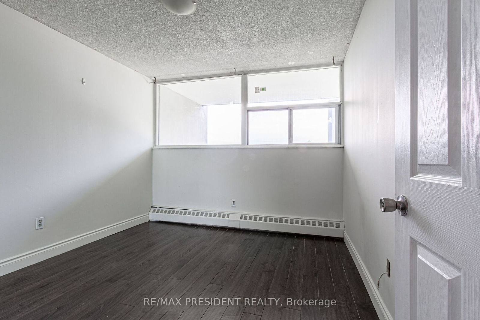 2121 Roche Crt, unit 505 for sale - image #24