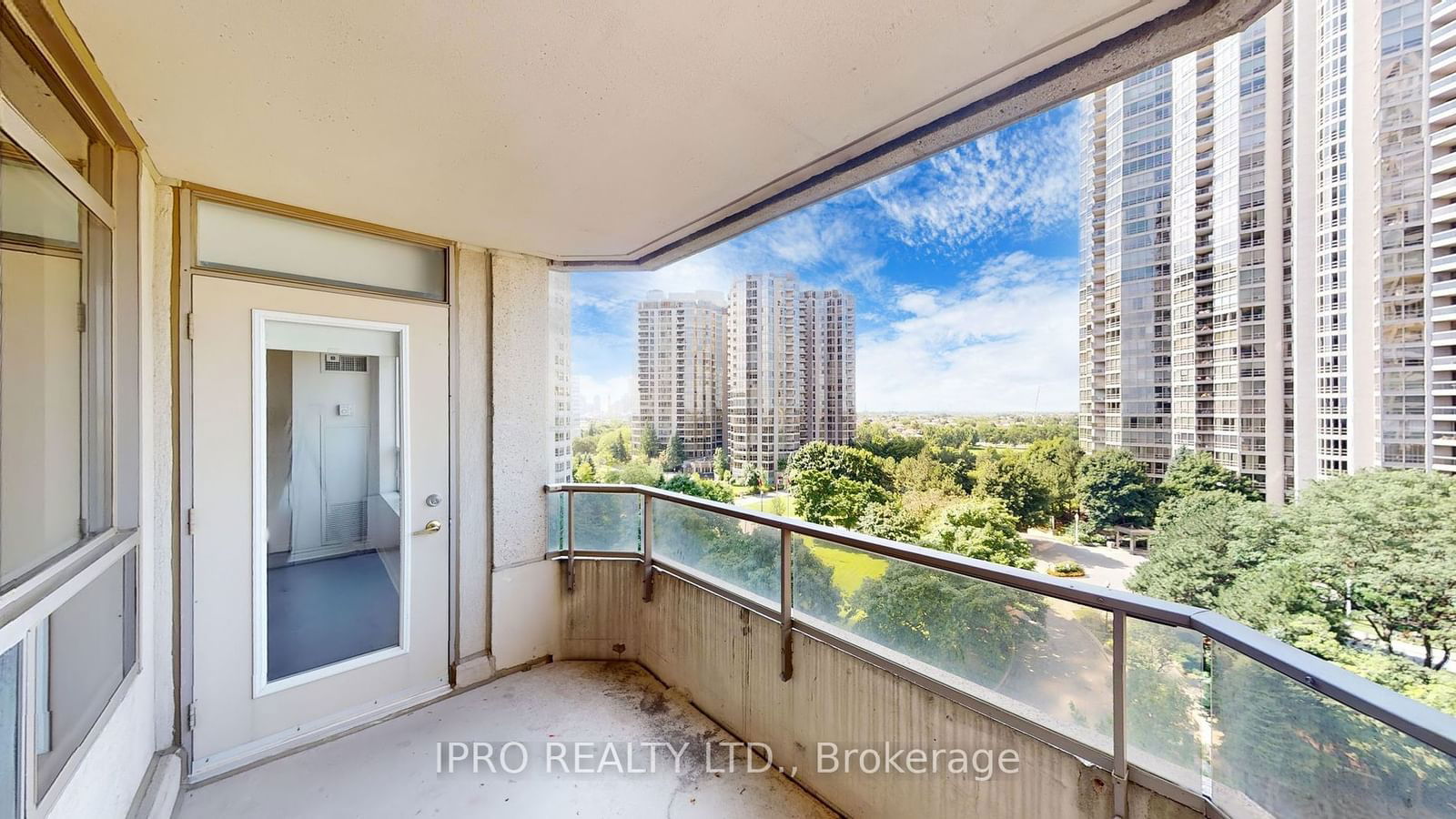 35 Kingsbridge Gdns, unit 812 for sale