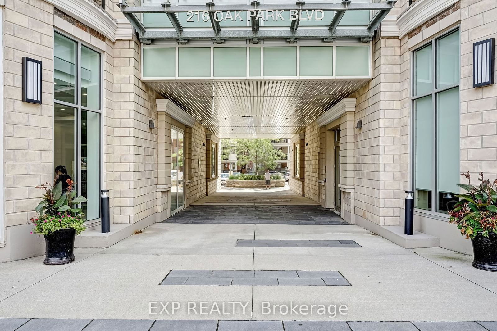 216 Oak Park Blvd, unit 226 for sale - image #3