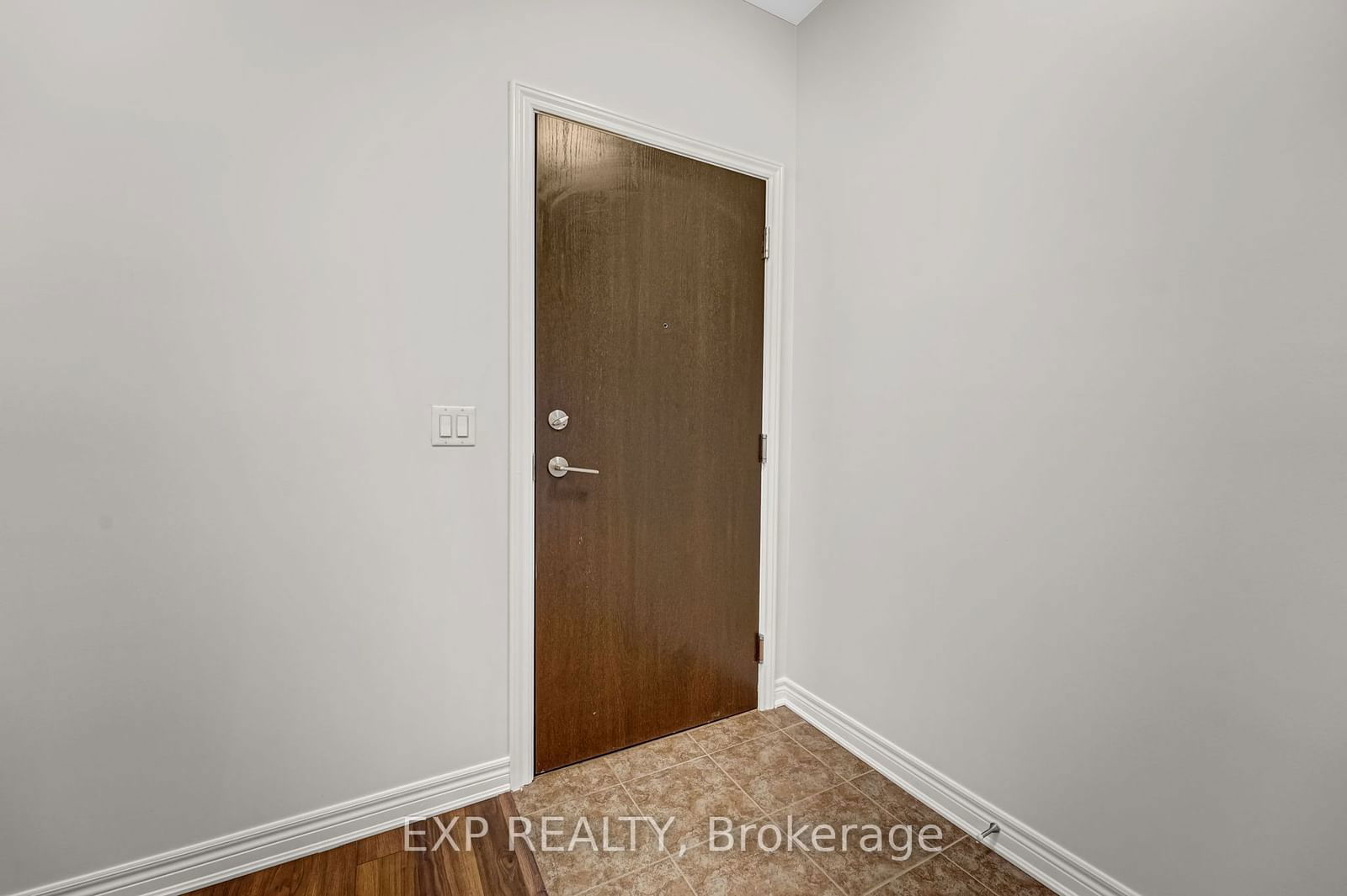 216 Oak Park Blvd, unit 226 for sale - image #6