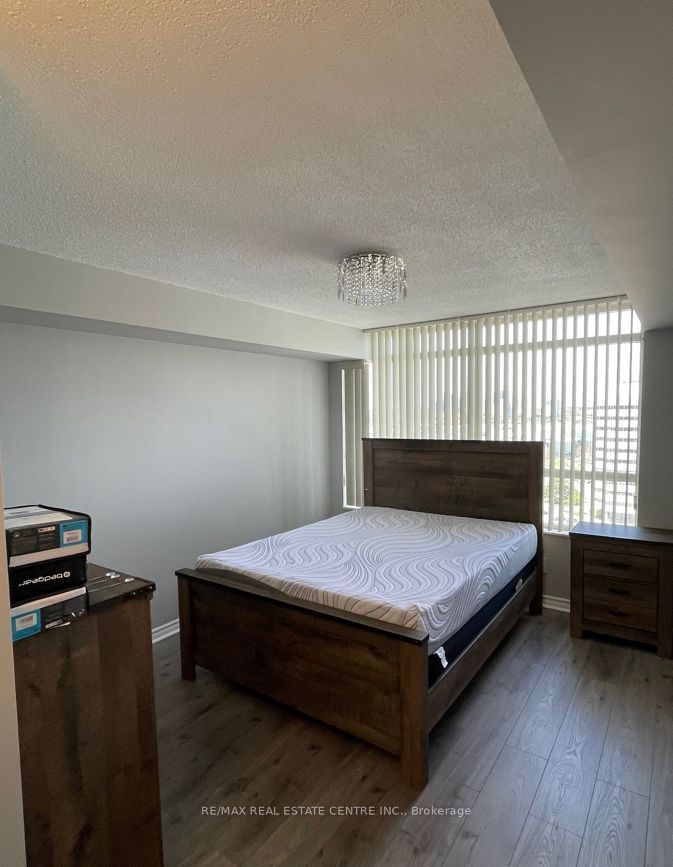 3888 Duke Of York Blvd, unit 1522 for rent - image #11