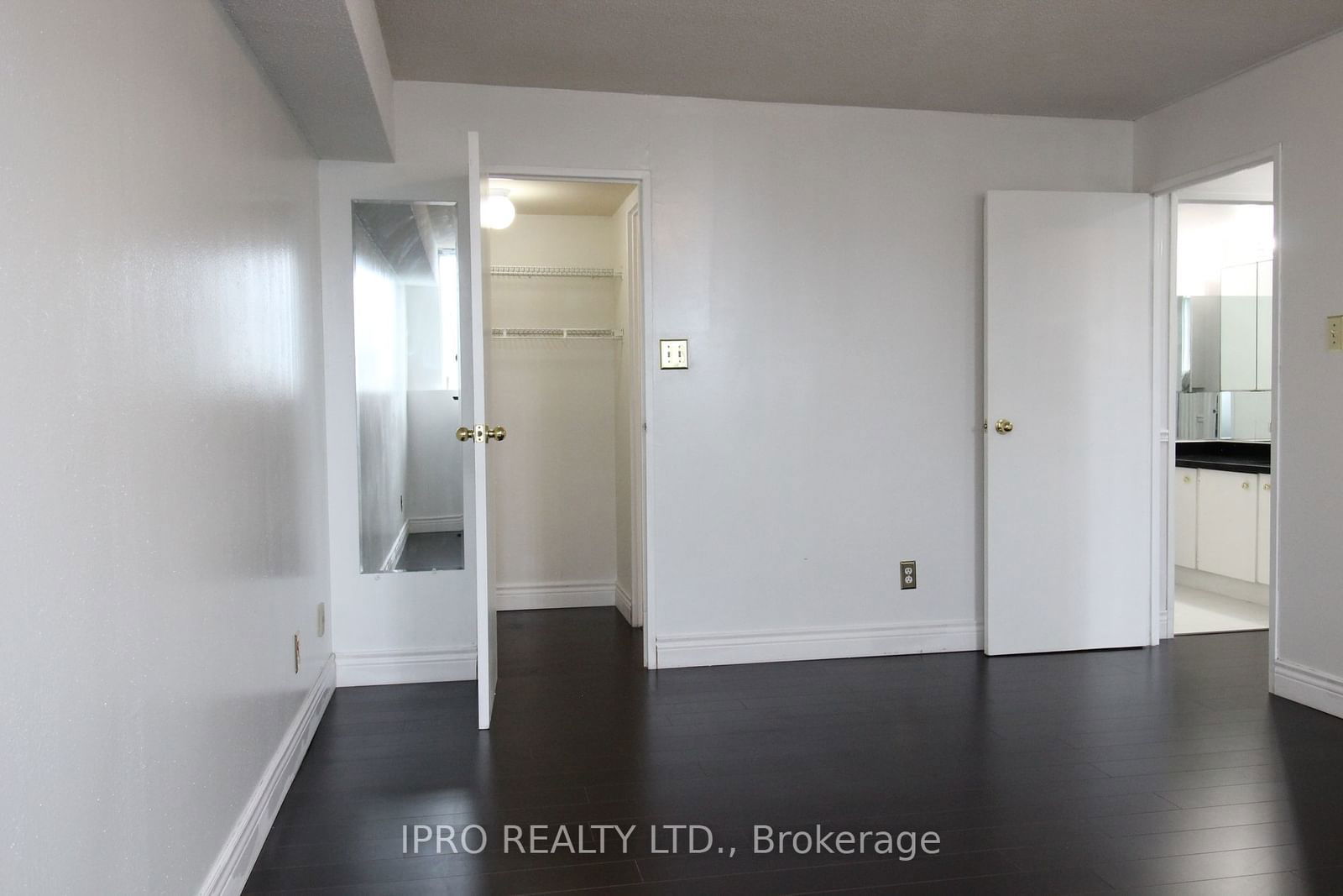 3700 Kaneff Cres, unit 1212 for rent - image #19