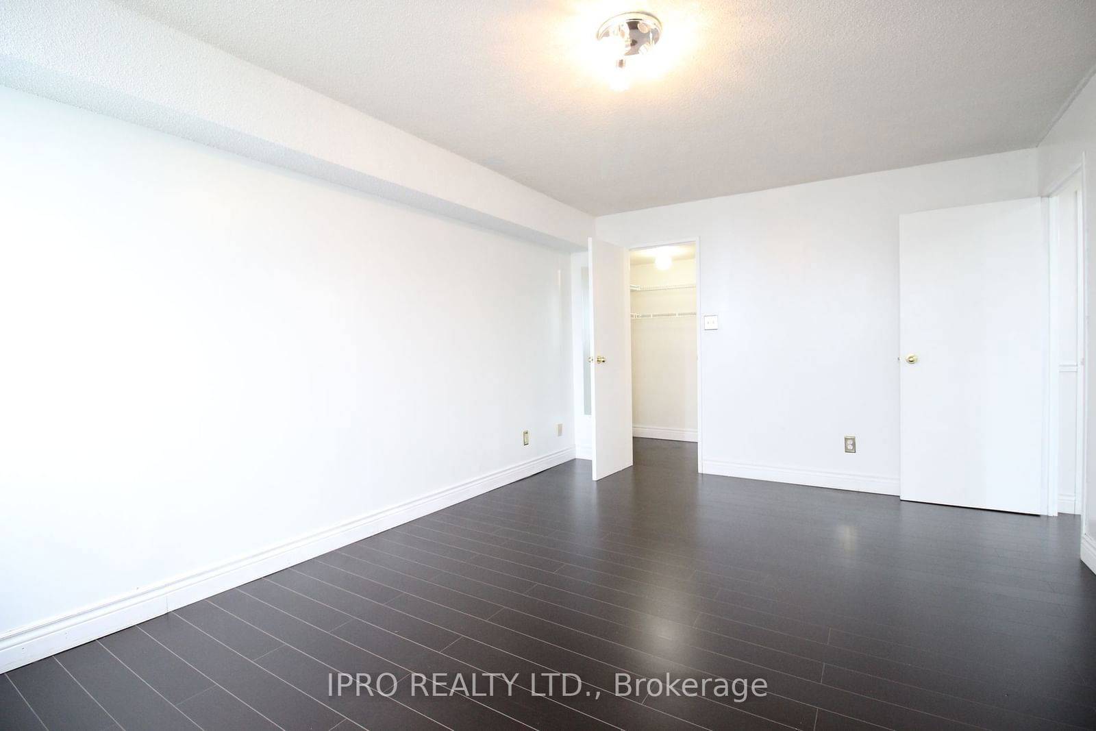 3700 Kaneff Cres, unit 1212 for rent - image #25