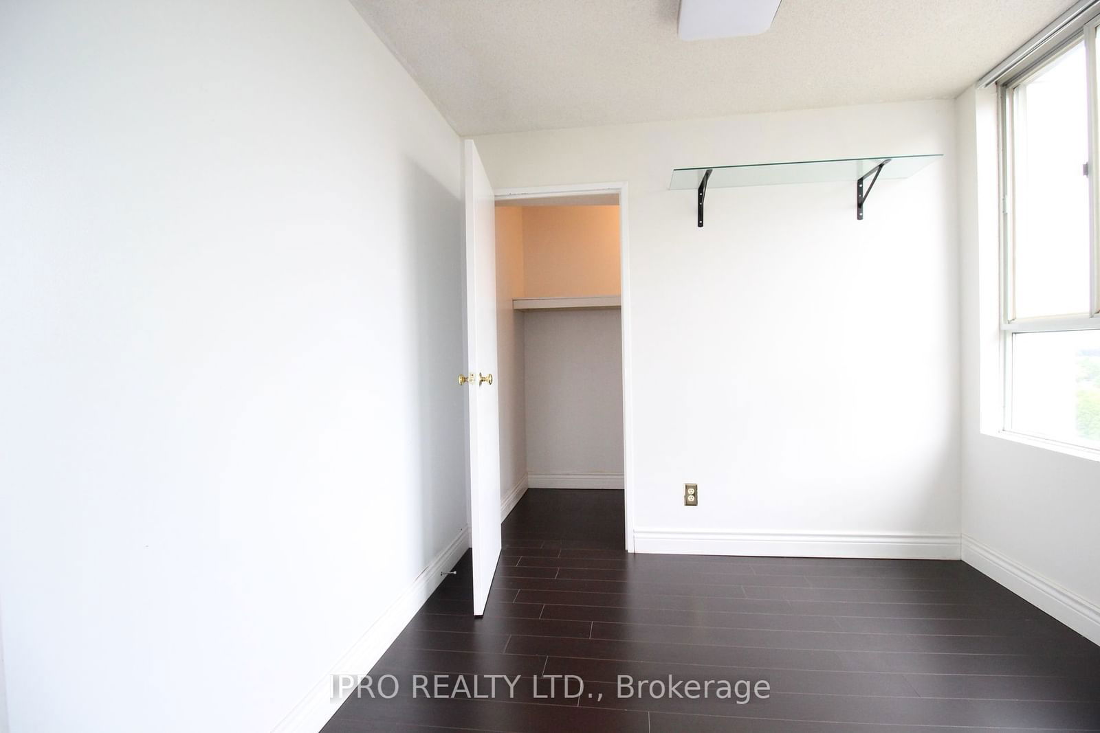 3700 Kaneff Cres, unit 1212 for rent