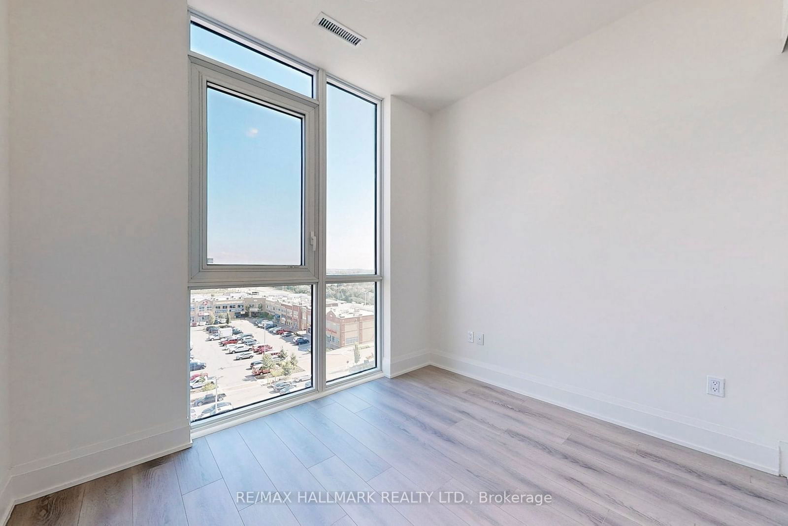 509 Dundas St W, unit 806 for rent - image #17