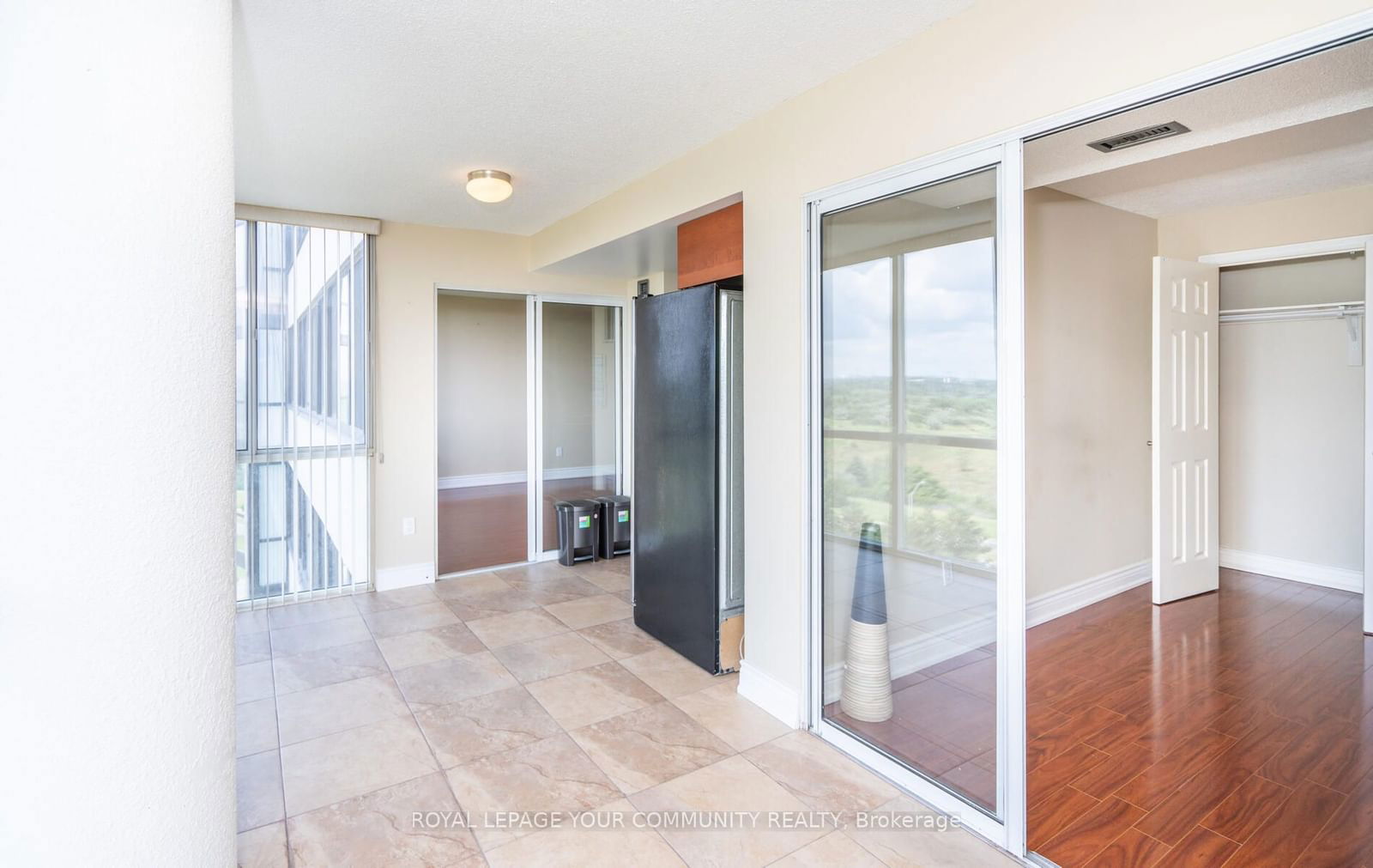 10 Markbrook Lane, unit 1009 for sale - image #14