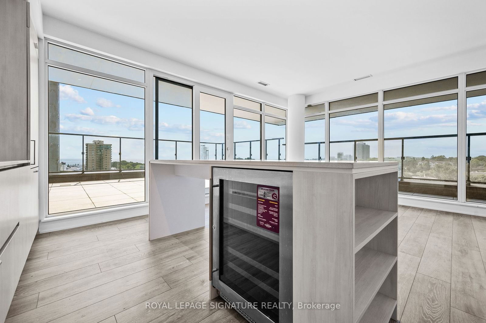 21 Park St E, unit 803 for rent