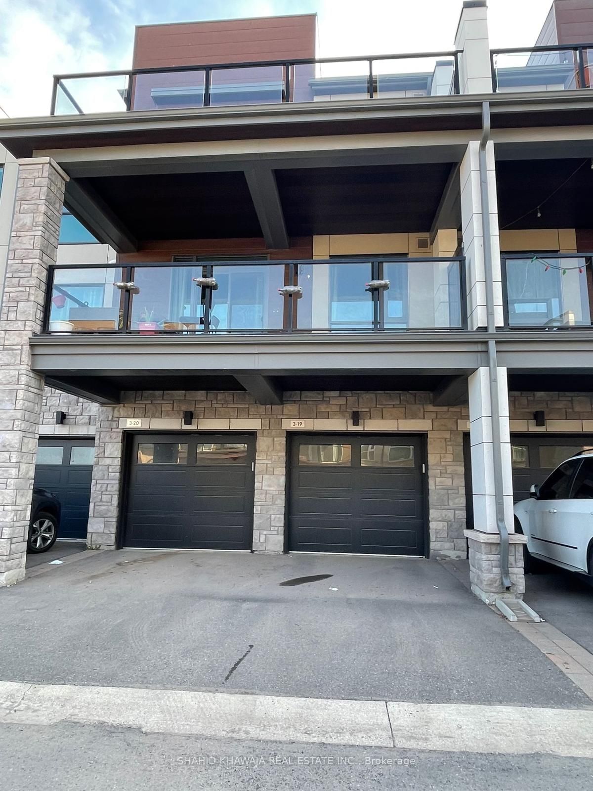 2375 Bronte Rd, unit 307 for rent - image #1