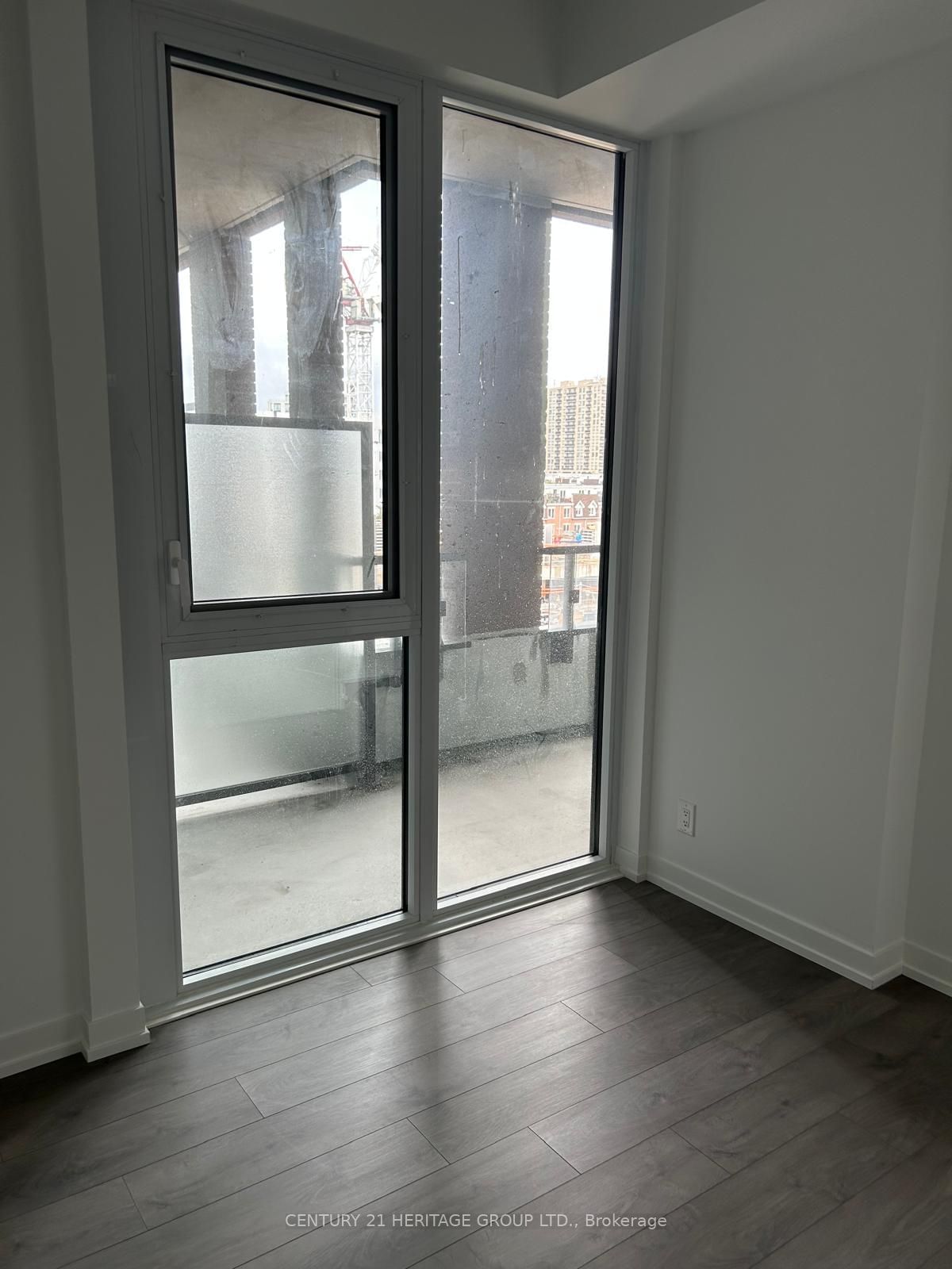 270 Dufferin St, unit 402 for rent - image #11