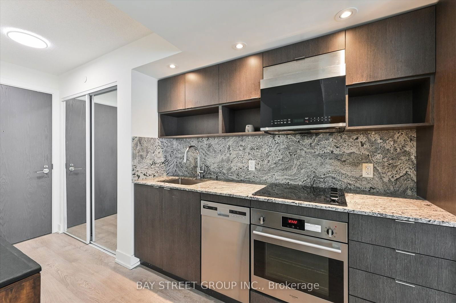 9 Mabelle Ave, unit 1415 for sale - image #15