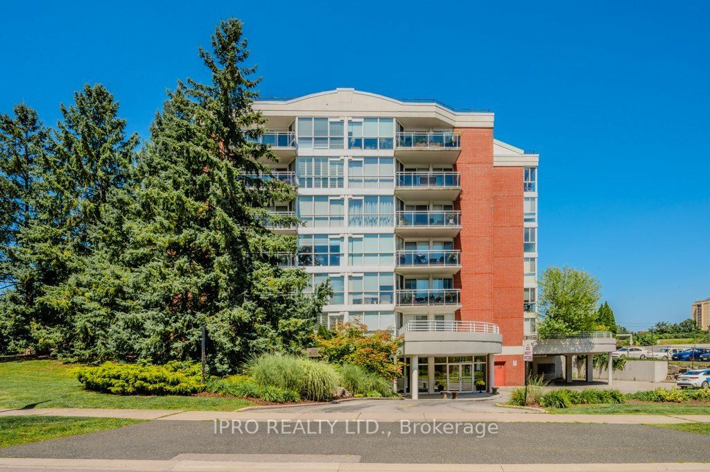 1071 Queens Ave, unit 302 for sale - image #34