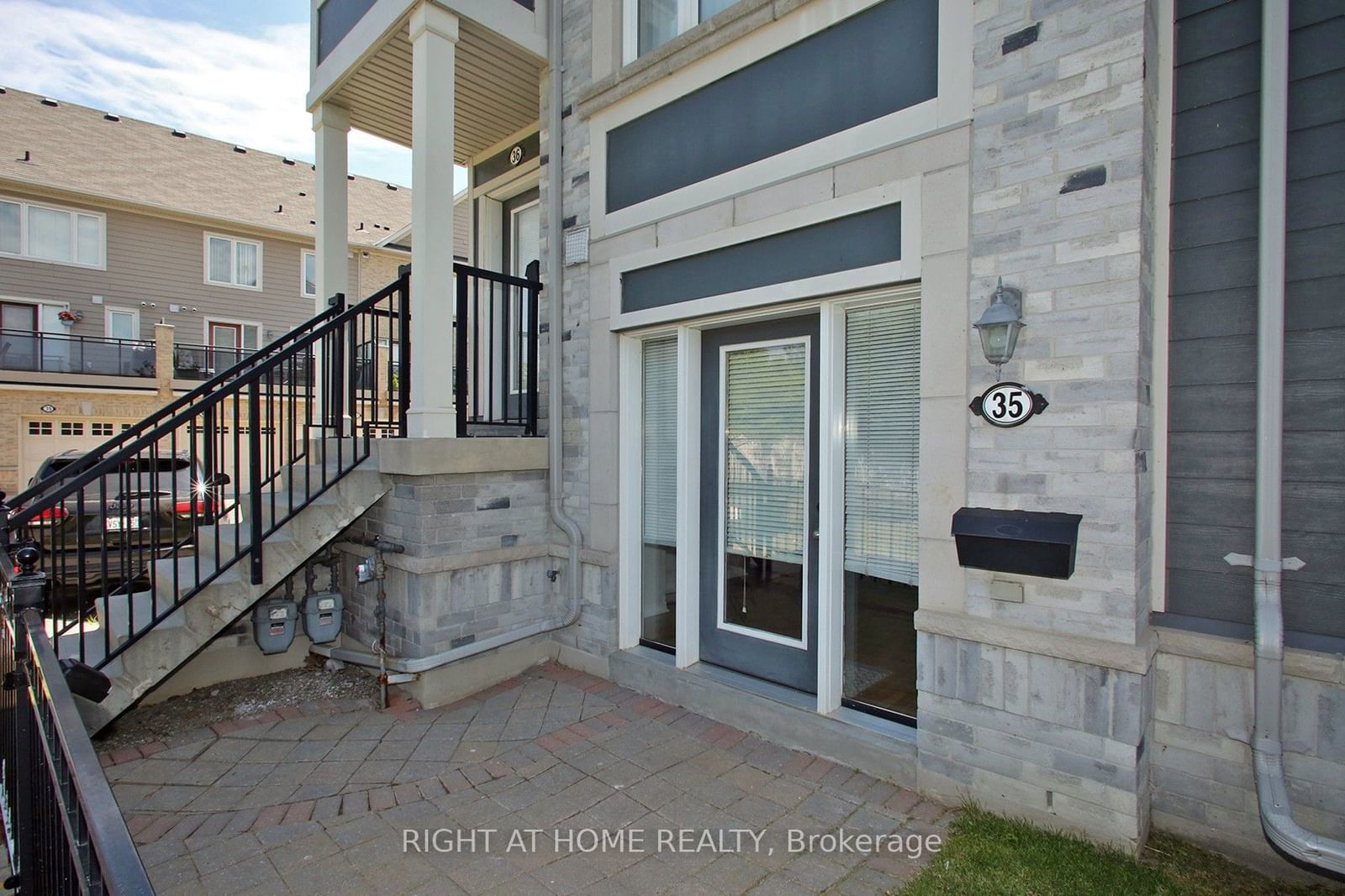 60 Fairwood Circ S, unit 35 for rent