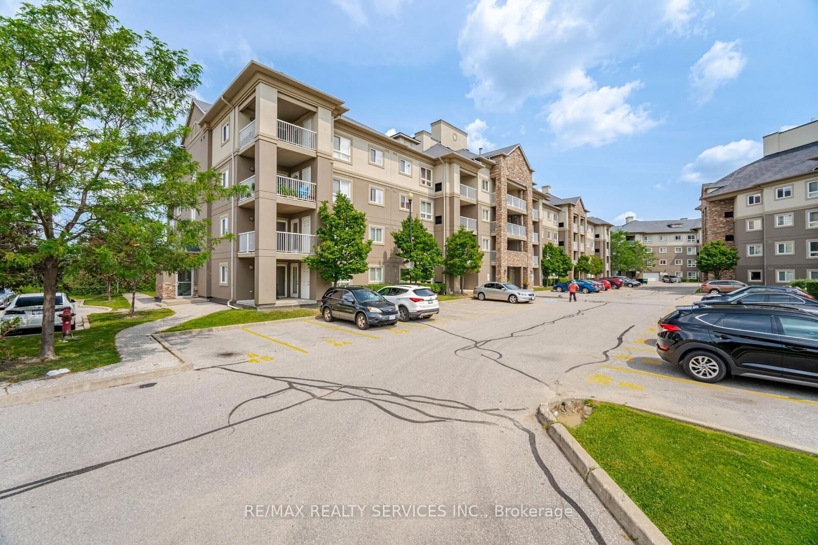 6 Dayspring Circ, unit 2208 for sale - image #2