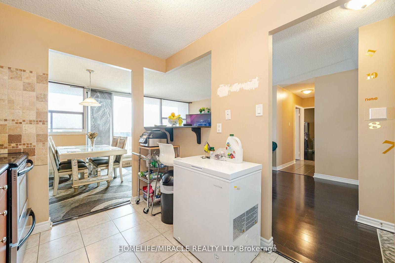 3501 Glen Erin Dr, unit 605 for sale - image #16