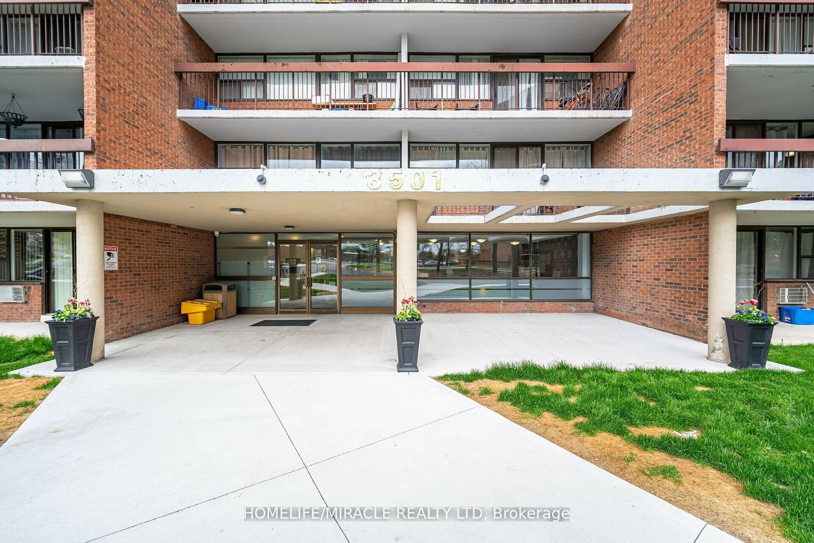 3501 Glen Erin Dr, unit 605 for sale - image #2