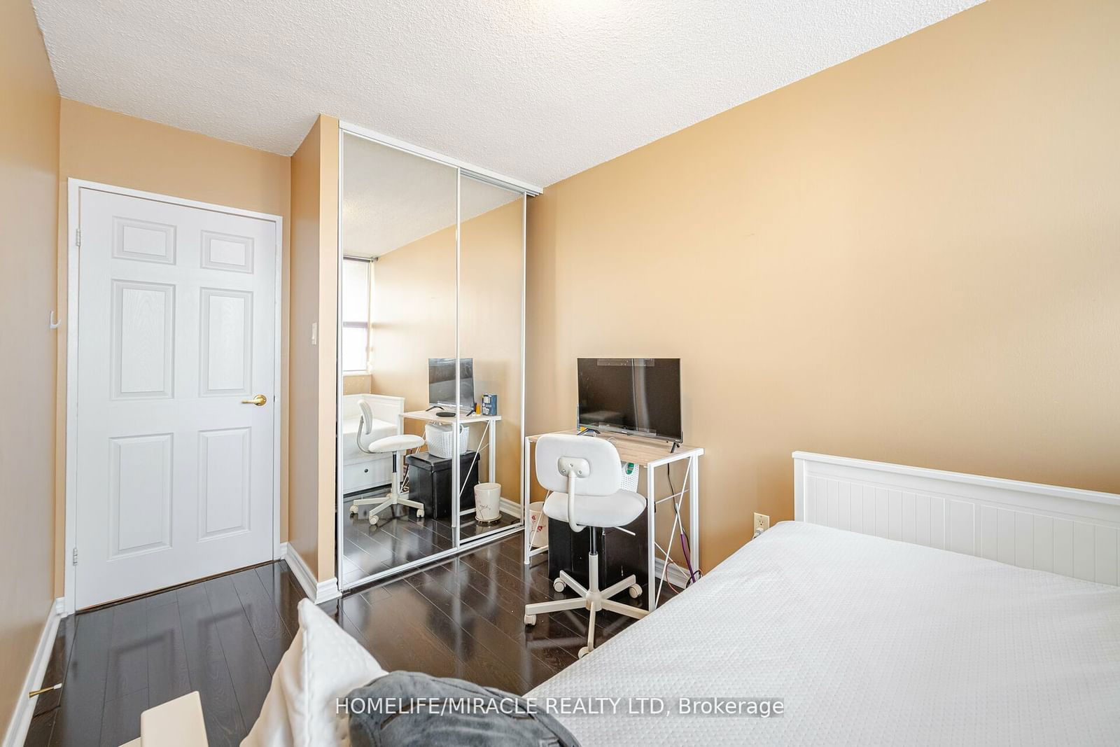 3501 Glen Erin Dr, unit 605 for sale - image #22