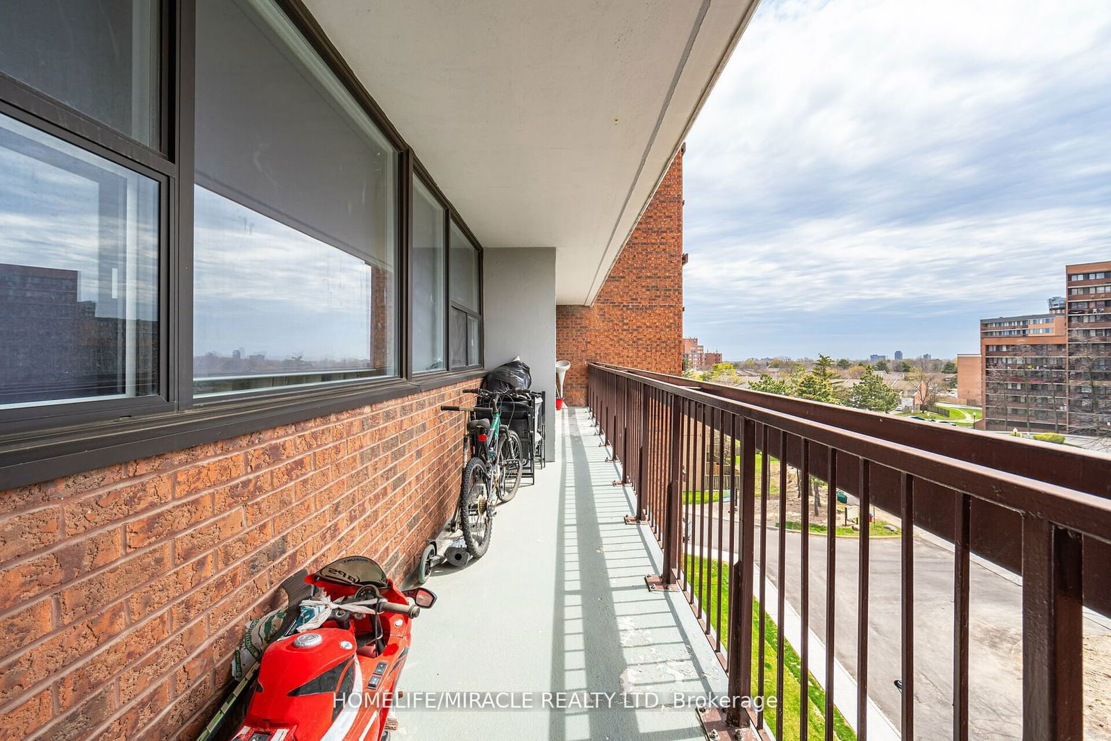 3501 Glen Erin Dr, unit 605 for sale - image #25