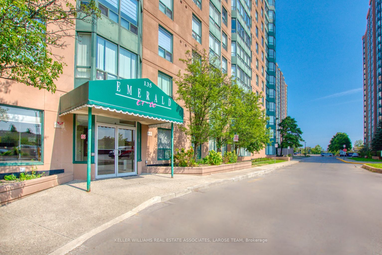 135 Hillcrest Ave, unit 2212 for rent - image #1