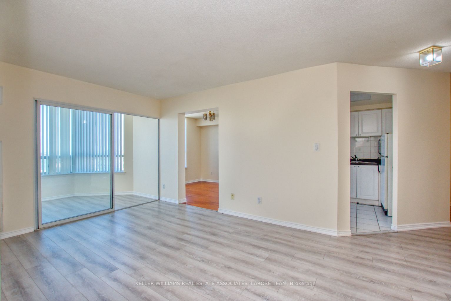 135 Hillcrest Ave, unit 2212 for rent - image #11