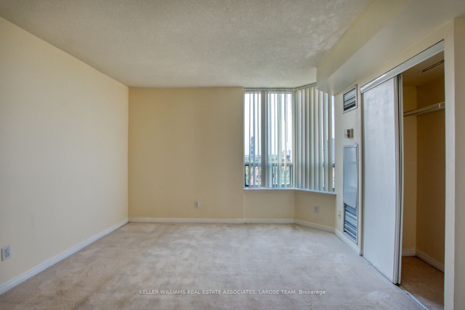 135 Hillcrest Ave, unit 2212 for rent - image #18