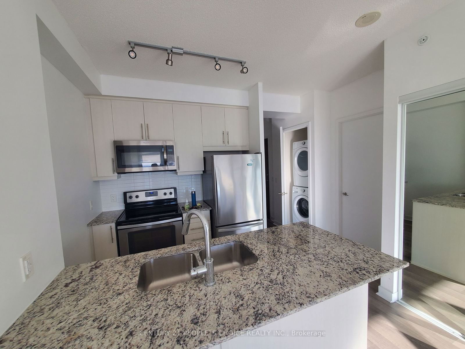 3975 Grand Park Dr, unit 3005 for rent - image #5