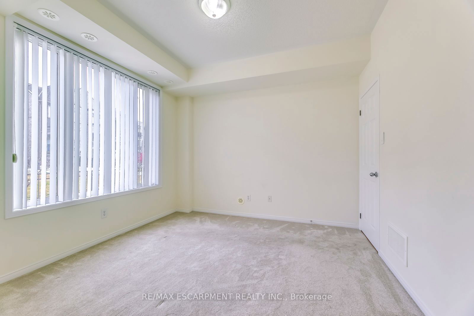 3050 Erin Centre Blvd, unit 118 for rent - image #14