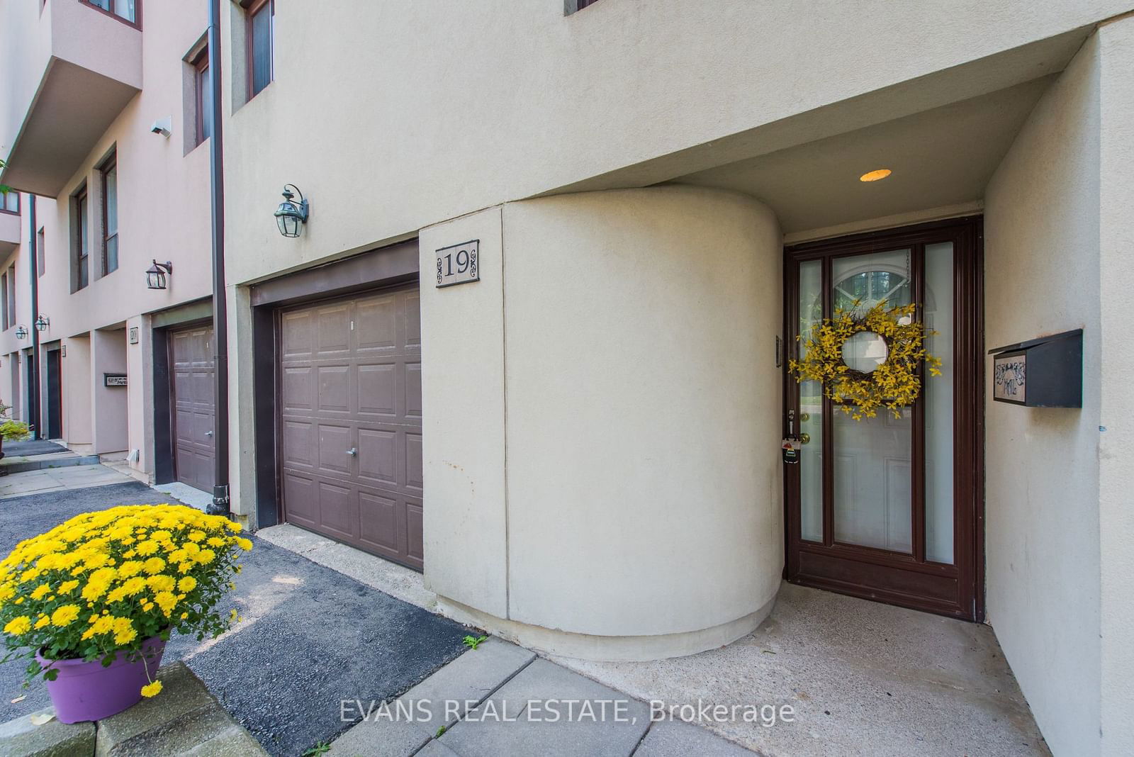 24 Reid Townhomes, Mississauga, Toronto