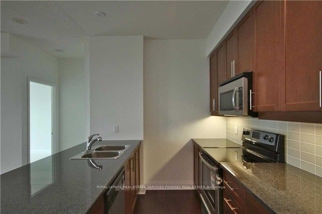 1 Hurontario St, unit 1404 for rent - image #7