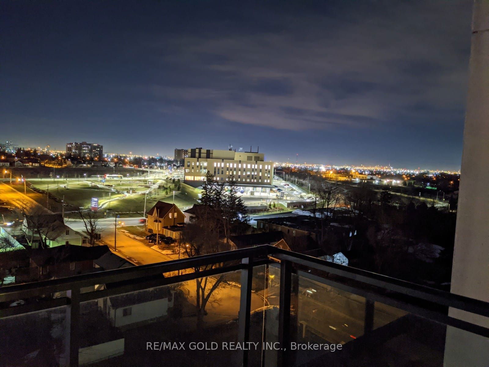 100 John St, unit 801 for rent - image #27