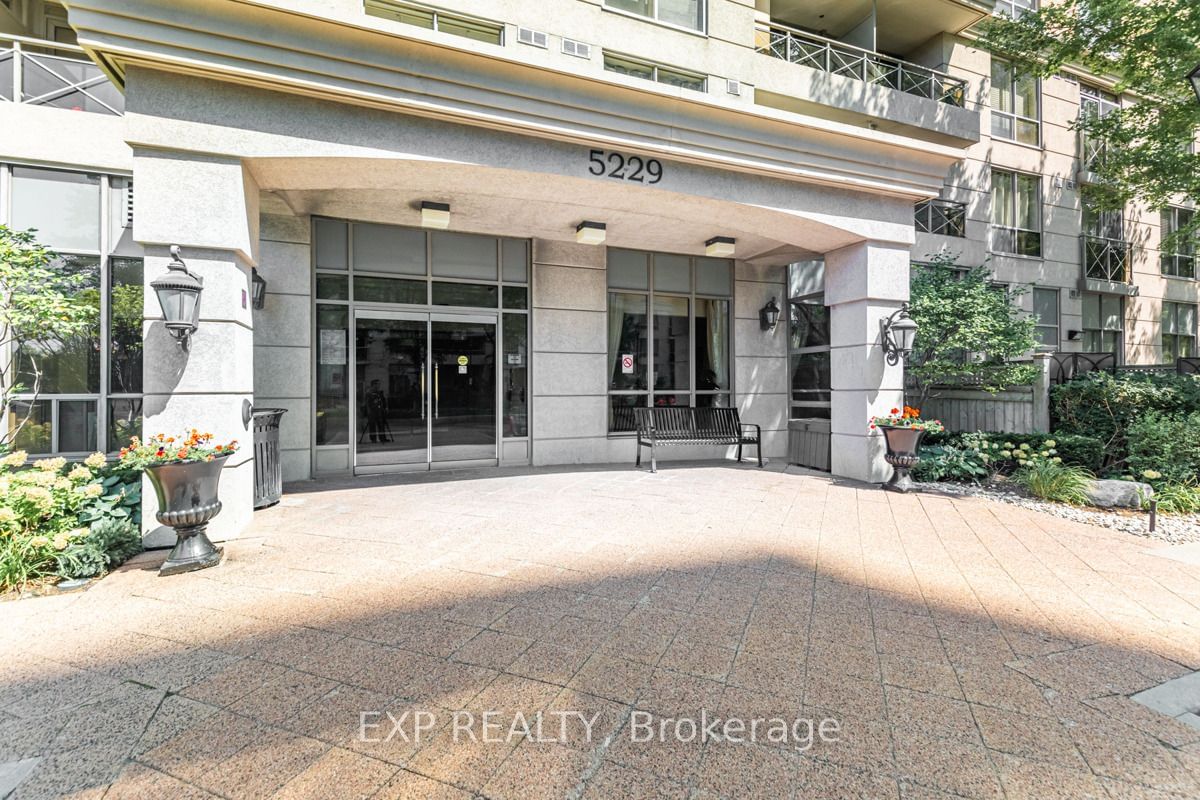 5229 Dundas St W, unit 701 for sale - image #2