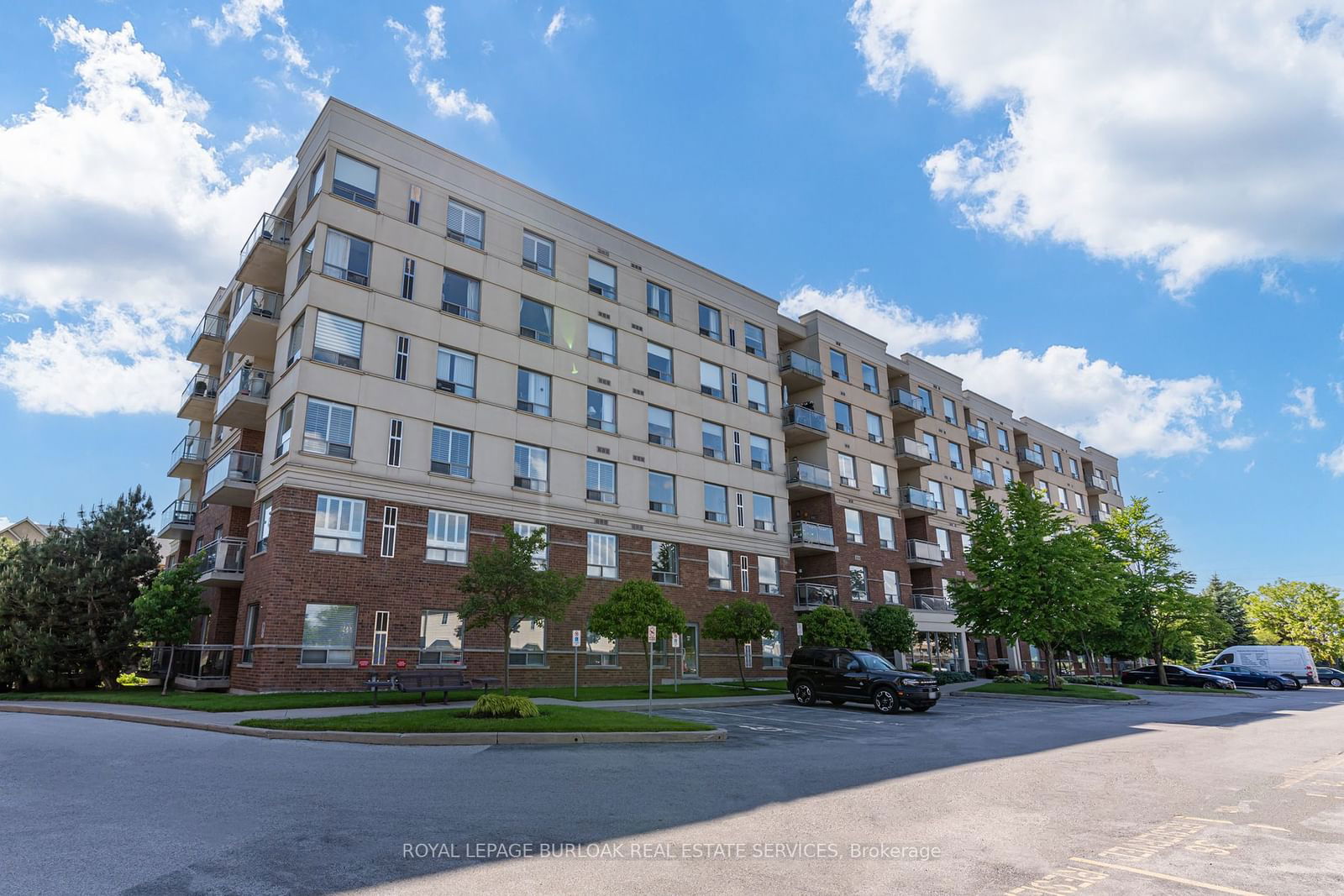 5070 Fairview St, unit 209 for sale - image #1