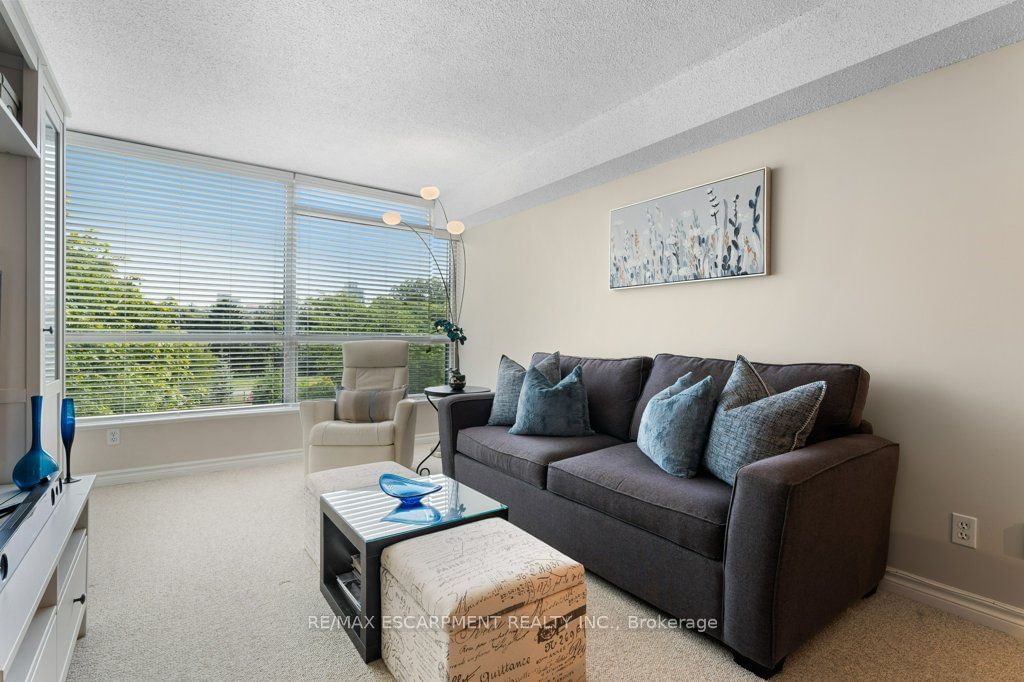 1276 Maple Crossing Blvd, unit 310 for sale - image #15