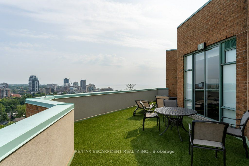 1276 Maple Crossing Blvd, unit 310 for sale - image #30