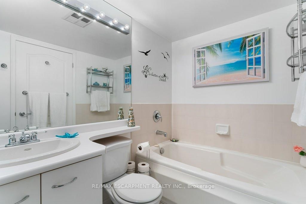 1276 Maple Crossing Blvd, unit 310 for sale - image #6