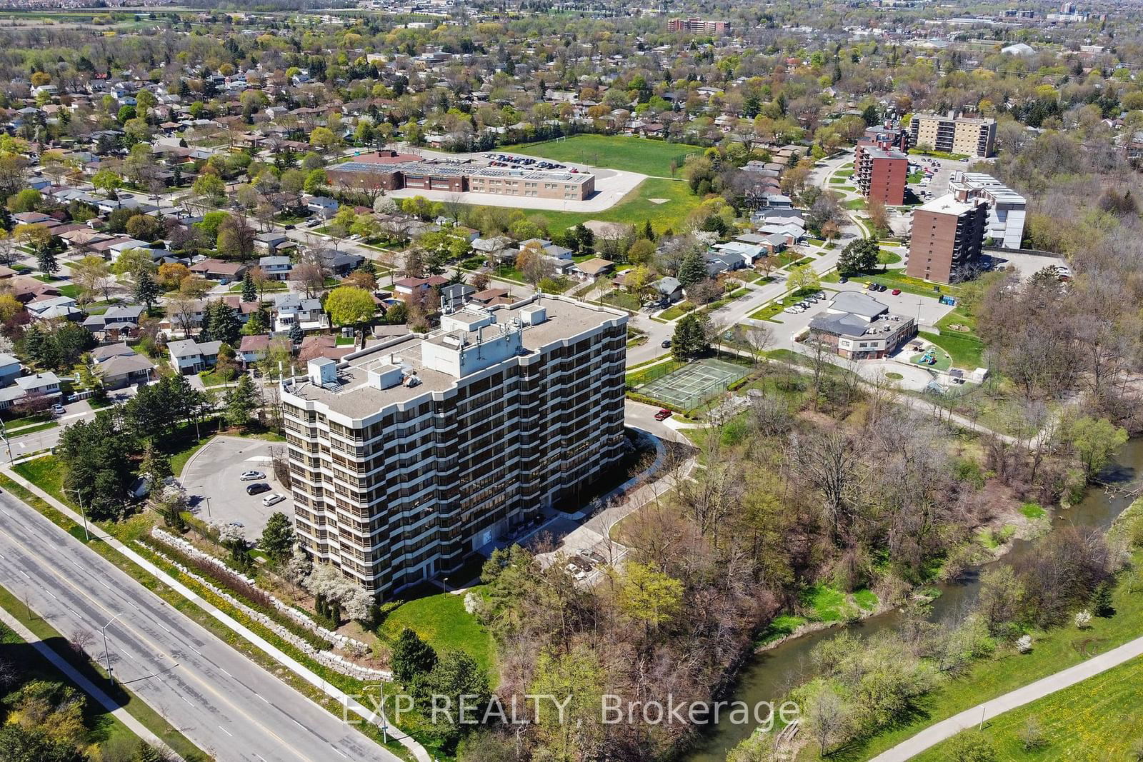 310 Mill St S, unit 811 for sale - image #36