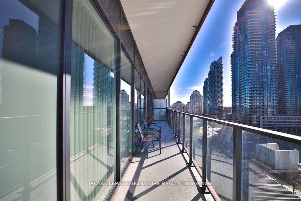 Sky Tower at Eau Du Soleil Condos, Etobicoke, Toronto